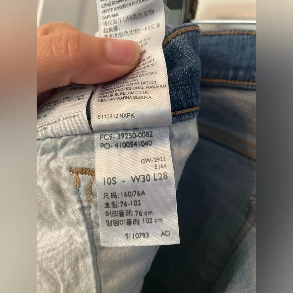 Levi’s Classic Straight Fit Jeans - Picture 7 of 7